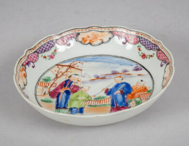 18th Century Small Chinese Famille Rose Dish