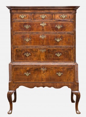 George I Walnut Chest of Drawers on Stand, Circa 1720