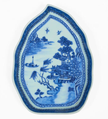 Chinese Export Blue and White Leaf-Shaped Dish