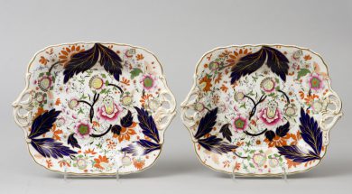 English Pair of Derby Dessert Plates, Circa 1800